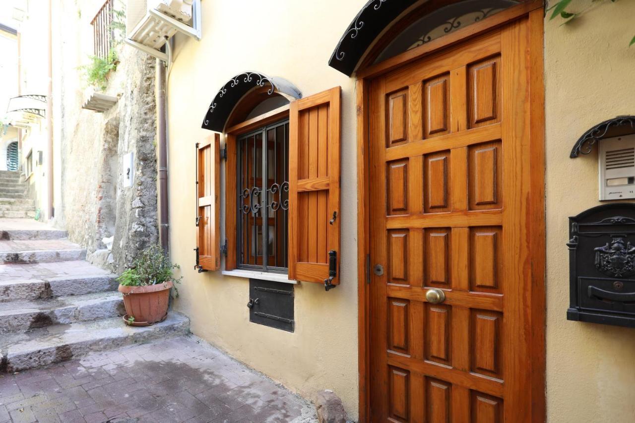 Porta Catania & Duomo Cozy Apartment Taormina Eksteriør billede